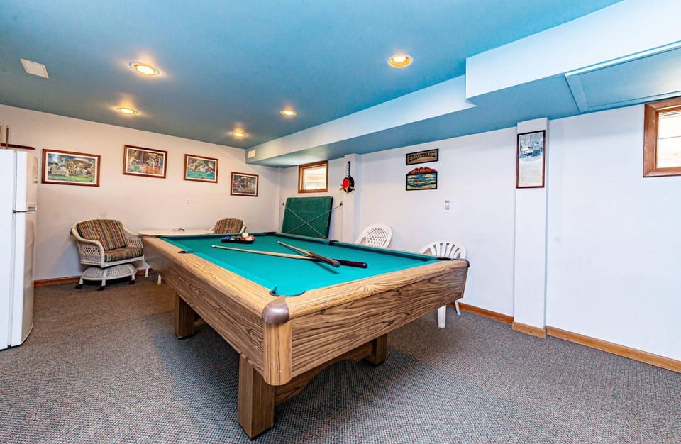 K1108 Dream of Jeanne - Semi-Oceanfront, Rec Room, Private Pool House in Nags Head