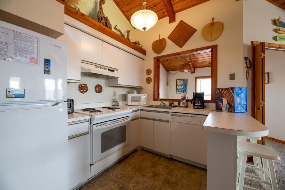 Dune View - KDH, The Banks Condos, Oceanside, 150 Yds to Beach, Pool, Pets OK, Flex Stays House in Kill Devil Hills