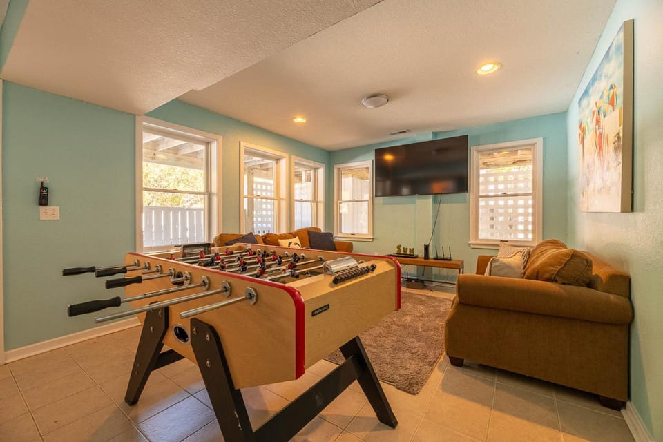 Dune Fine - Duck Landing Amenities, 250 Yds to Beach, Pool, Hot Tub, Pets OK, Flex Stays House in Duck