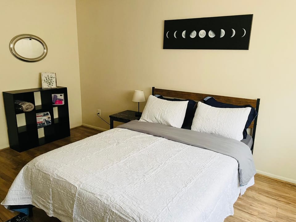 Modern 2BR2BA Extended Stay Discounts Apartment in Jenkintown