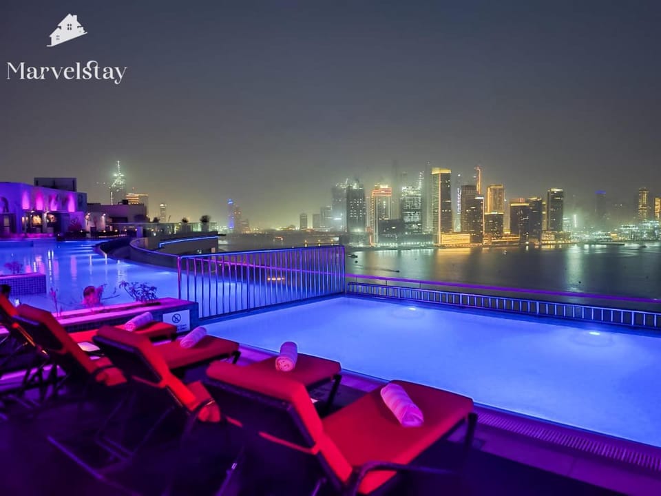 Night, City view, Pool view, Swimming pool, Swimming pool, sunbed