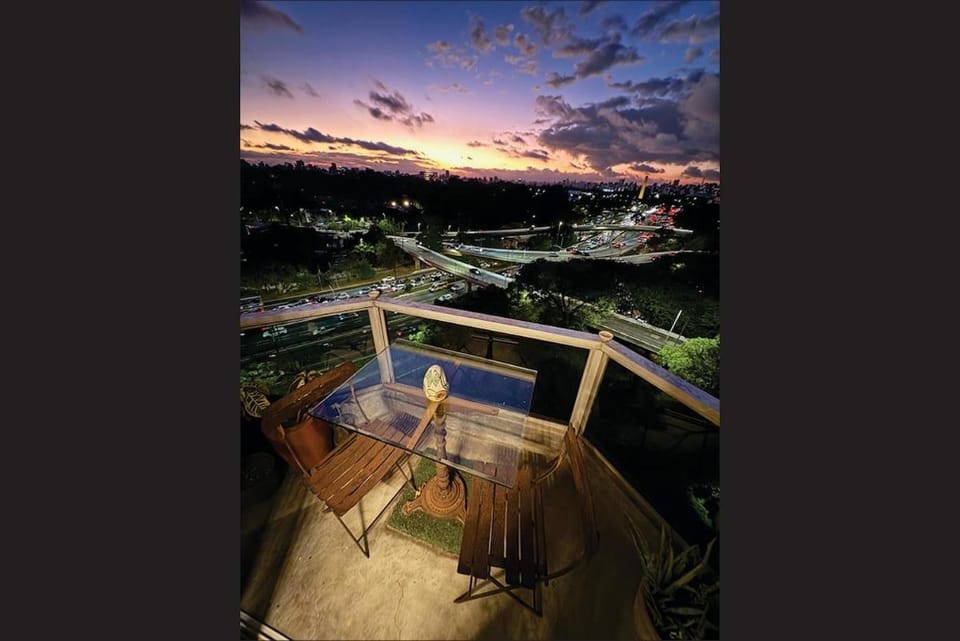 Apartamento duplex com muito charme próximo ao Parque Ibirapuera Apartment in Sao Paulo City