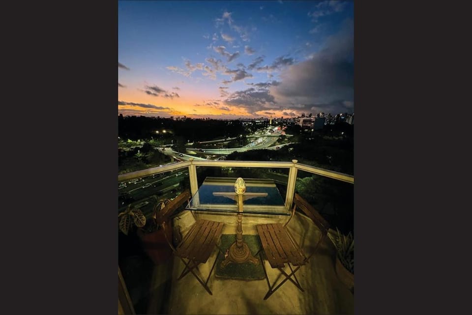 Apartamento duplex com muito charme próximo ao Parque Ibirapuera Apartment in Sao Paulo City