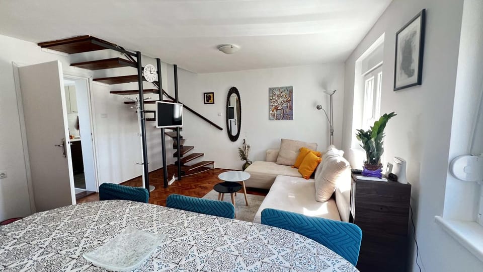 Communal lounge/ TV room, Living room, Photo of the whole room, Seating area