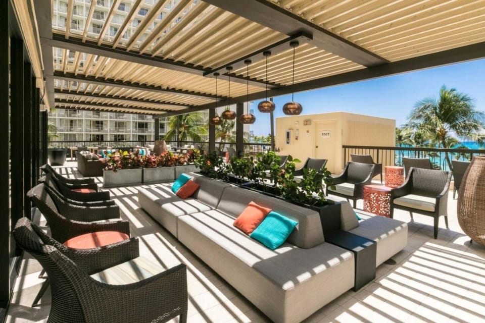 NEW Oceanfront Luxury at Waikiki Beach Tower House in Honolulu