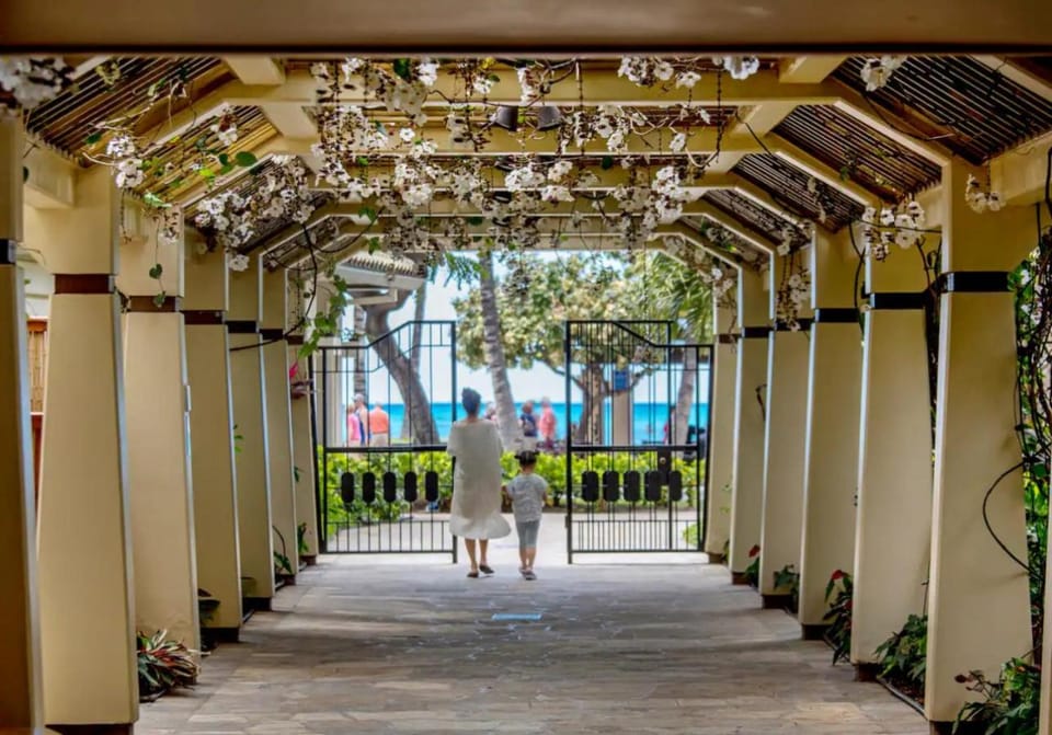 NEW Oceanfront Luxury at Waikiki Beach Tower House in Honolulu