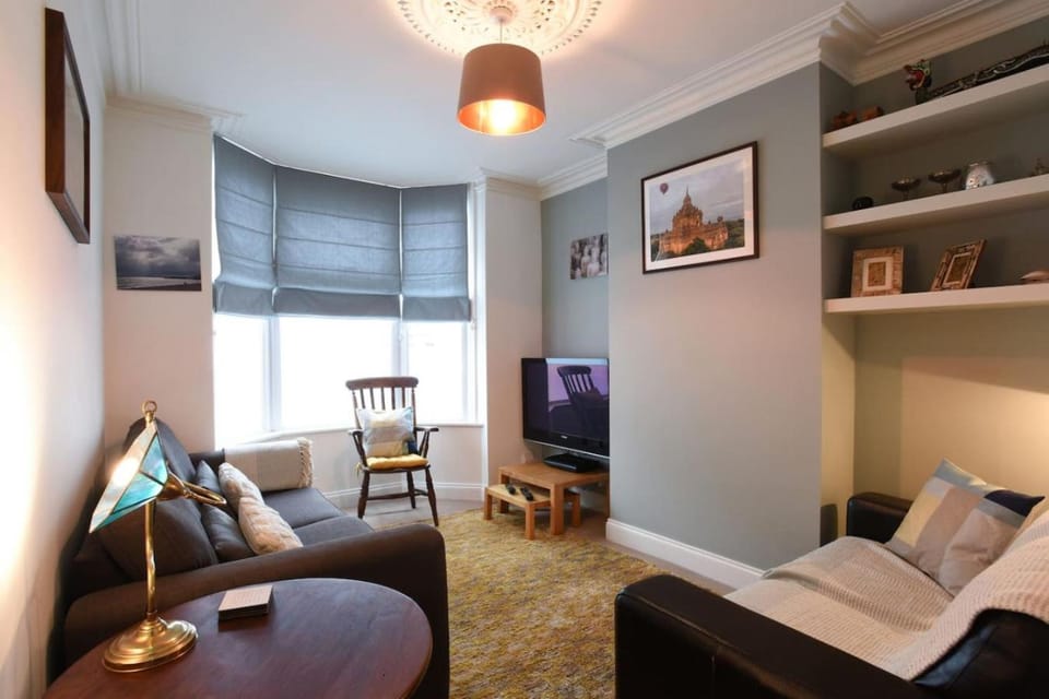 Air Maison - Eastside Hideaway - Short Walk to Southsea House in Portsmouth