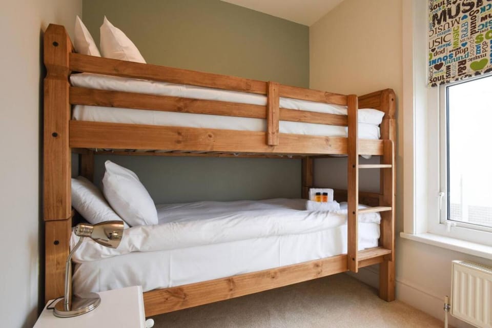 Air Maison - Eastside Hideaway - Short Walk to Southsea House in Portsmouth