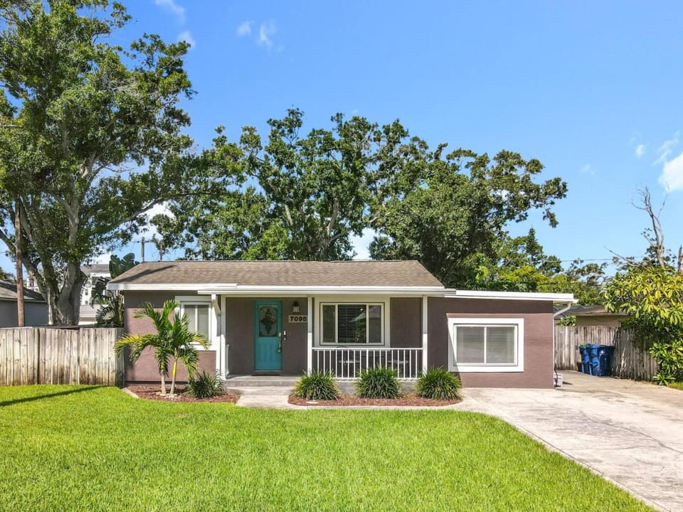 The Parkside Retreat at 78th Street House in Pinellas Park