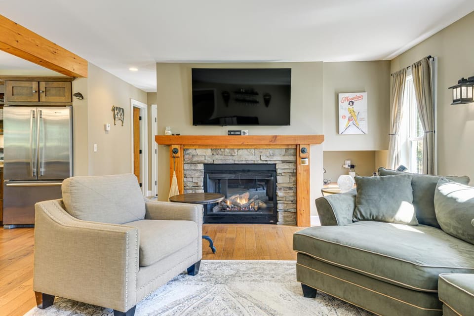 6 Mi to Mt Snow Grand Summit Resort: Spacious Home House in Wilmington