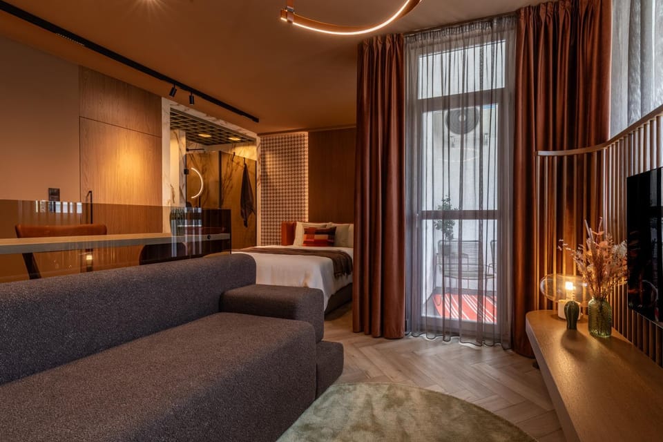 Communal lounge/ TV room, Bed, TV and multimedia, Living room, Photo of the whole room, Evening entertainment, Bedroom