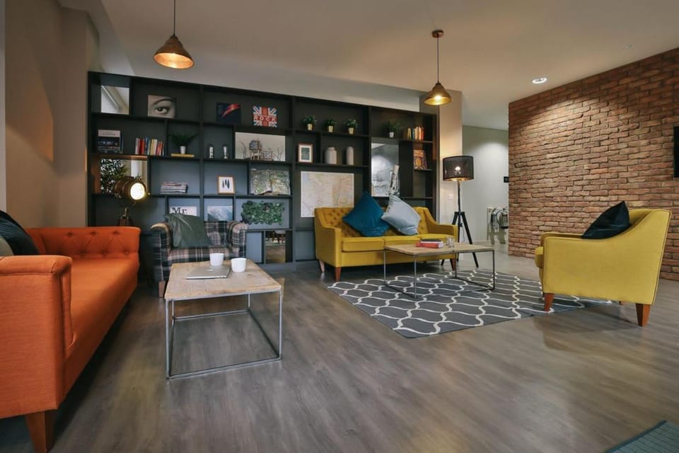 Living room, Seating area