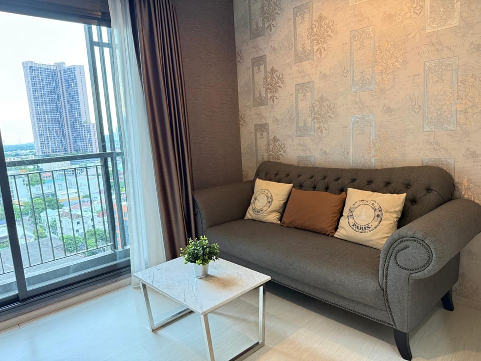 BTS Thong Lor Central High -rise Condo Apartment in Bangkok