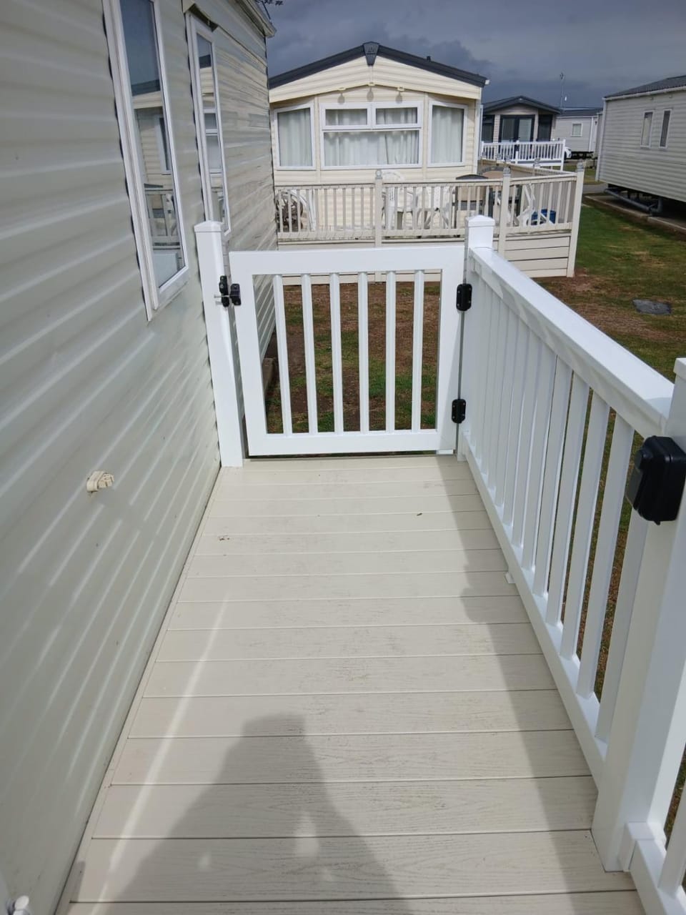 Willerby Delux - Holiday Home by the Sea - close to the Entertainment Complex-bedding, towels & wifi Included! House in Tendring District
