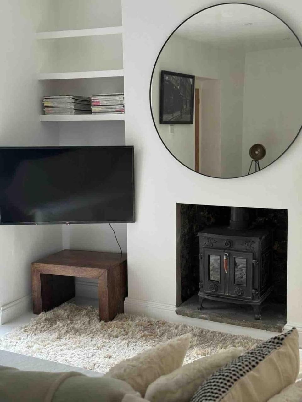 TV and multimedia, Seating area, Evening entertainment, flat iron