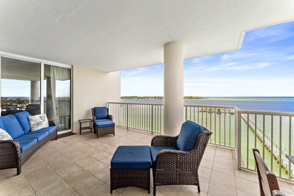 Destin West Osprey 602 - Amazing Views of Bay - Lazy River Apartment in Okaloosa Island