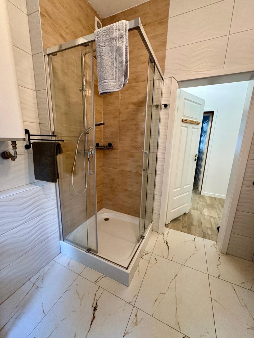 Shower, Bathroom, towels
