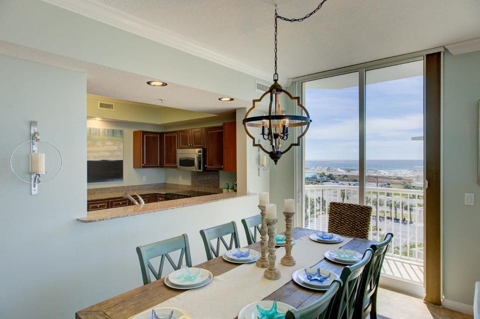 Destin West Osprey PH-06 - End Unit 3BR Penthouse - Private Rooftop Hot Tub & BBQ Apartment in Okaloosa Island