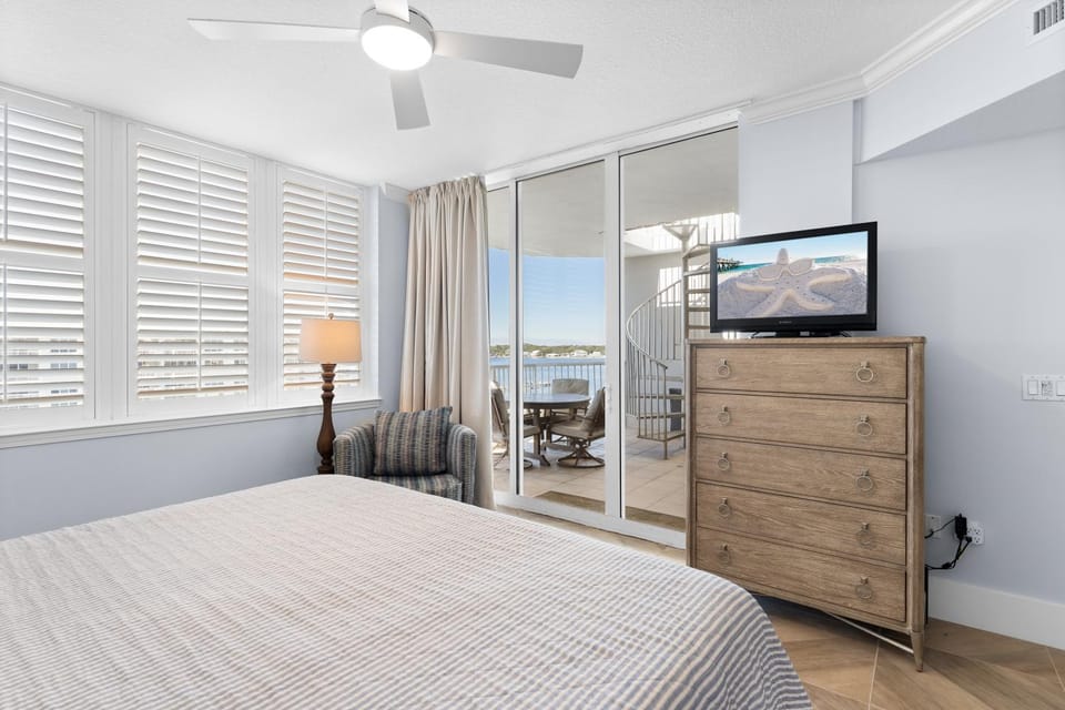 Destin West Osprey PH05 - Penthouse Luxury - Rooftop Terrace - Private Hot Tub & Grill Apartment in Okaloosa Island