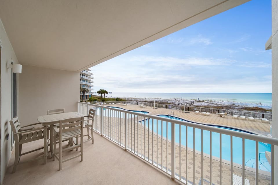 Summer Place 206 - Oceanfront - Stunning Views - Free Beach Svc Apartment in Okaloosa Island