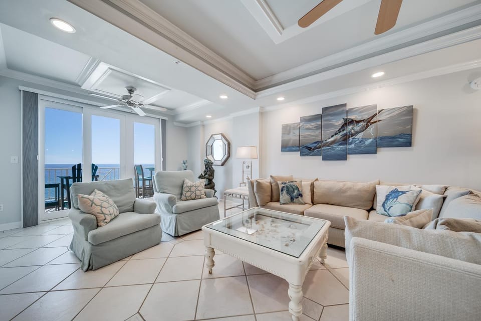 Inn at Crystal Beach Penthouse 708 - Beachfront Designer Luxury - 2 sets of Free Beach Service Apartment in Destin