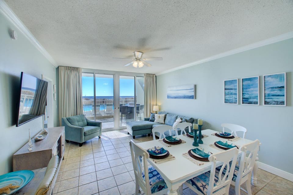 Waters Edge 111 - Ground Floor - Beach Front - Steps to Pool and Sand - Free Beach Svc Apartment in Okaloosa Island