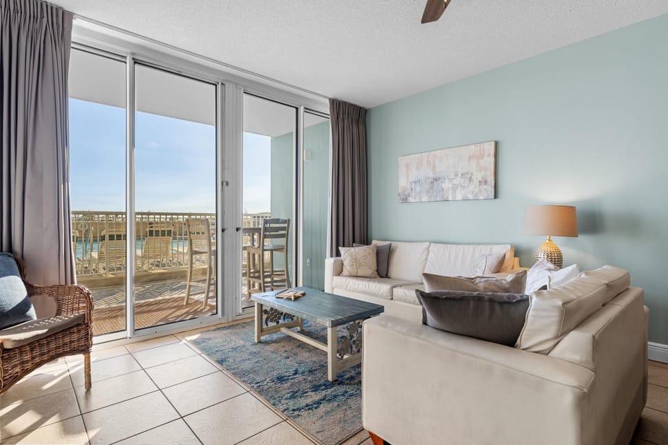 Waters Edge 109 - Ground Floor and Beach Front - Steps to Pool and Sand - Free Beach Svc Apartment in Okaloosa Island