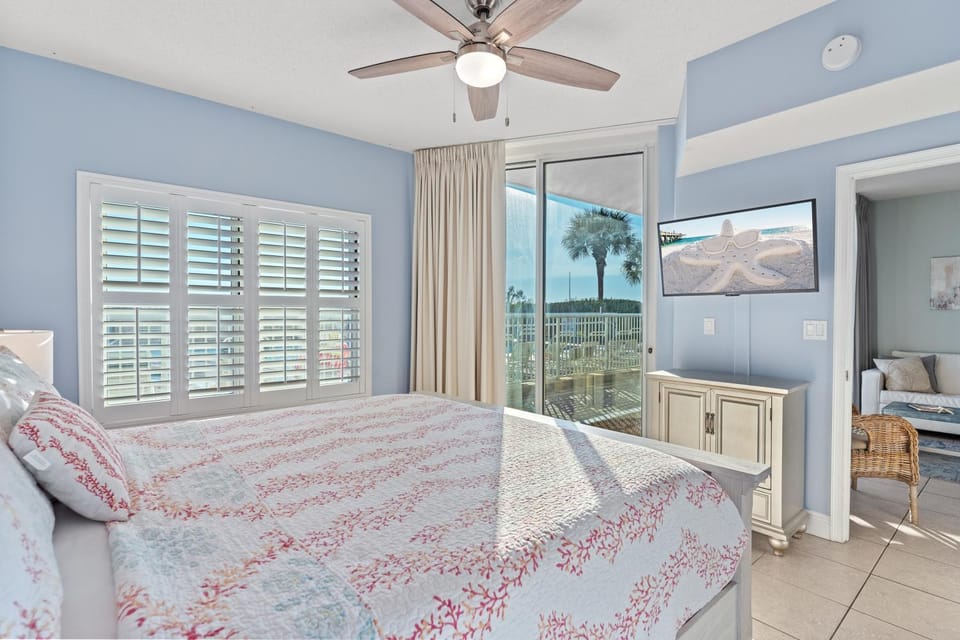 Waters Edge 109 - Ground Floor and Beach Front - Steps to Pool and Sand - Free Beach Svc Apartment in Okaloosa Island