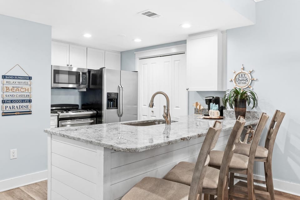 Waterscape A117 - Beachy-Chic Condo - Free Beach Service Apartment in Okaloosa Island