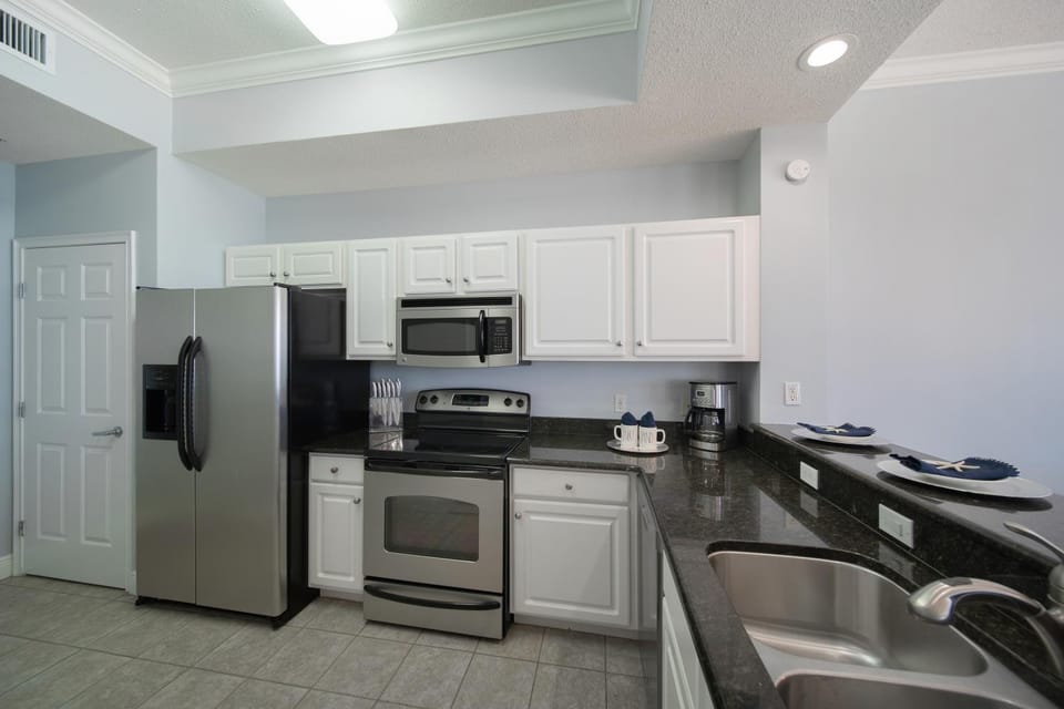 Waters Edge 603 - Direct Ocean Views - Top Floor - Beach Service Apartment in Okaloosa Island