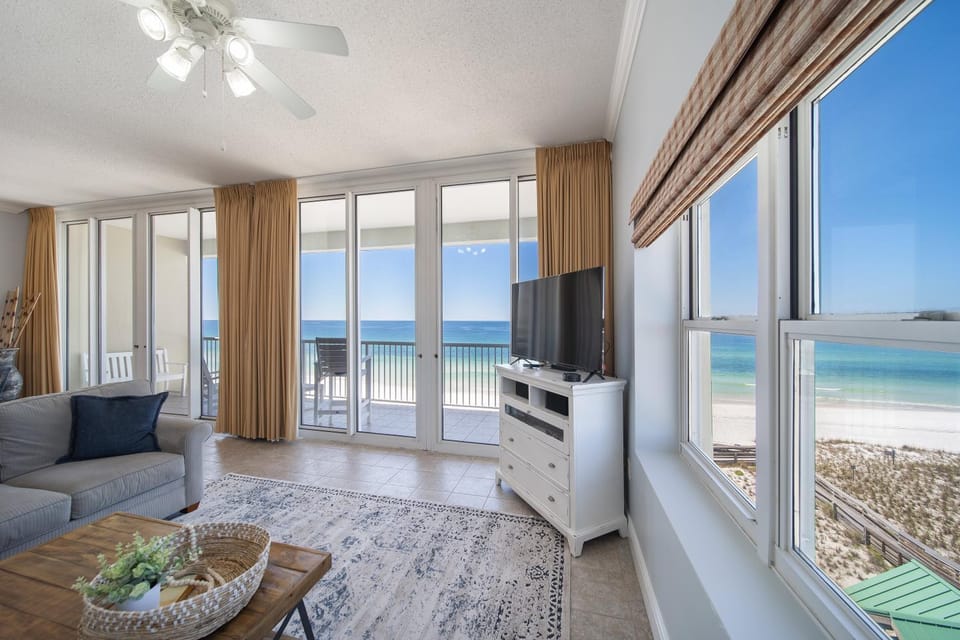 Waters Edge 603 - Direct Ocean Views - Top Floor - Beach Service Apartment in Okaloosa Island