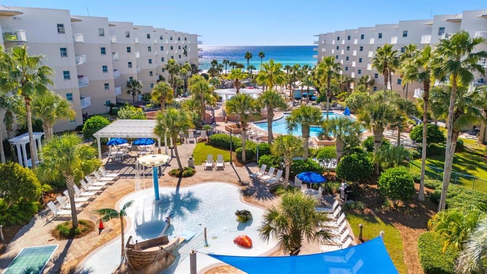 Waterscape A123 - Beachy-Chic Condo - Free Beach Service Apartment in Okaloosa Island