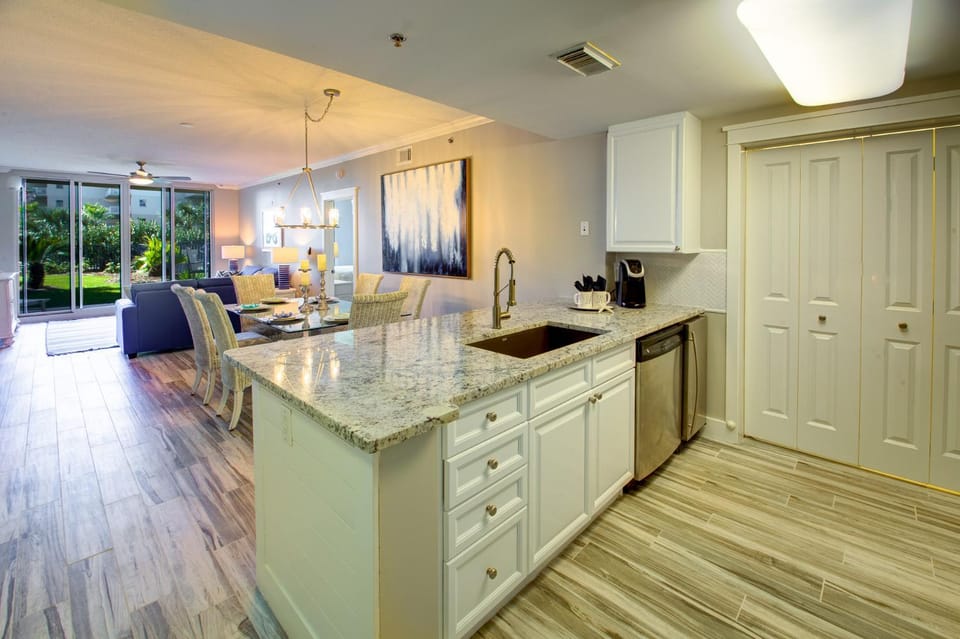 Waterscape A216 - Free Beach Service - Ground floor near all the action! Apartment in Okaloosa Island