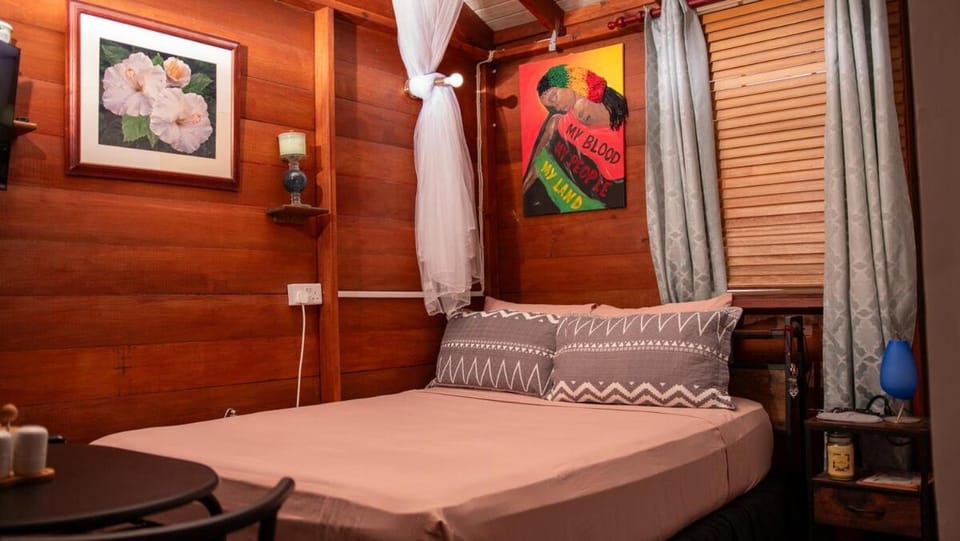 LayZ Days Hibiscus Cabin Cabin in Caribbean