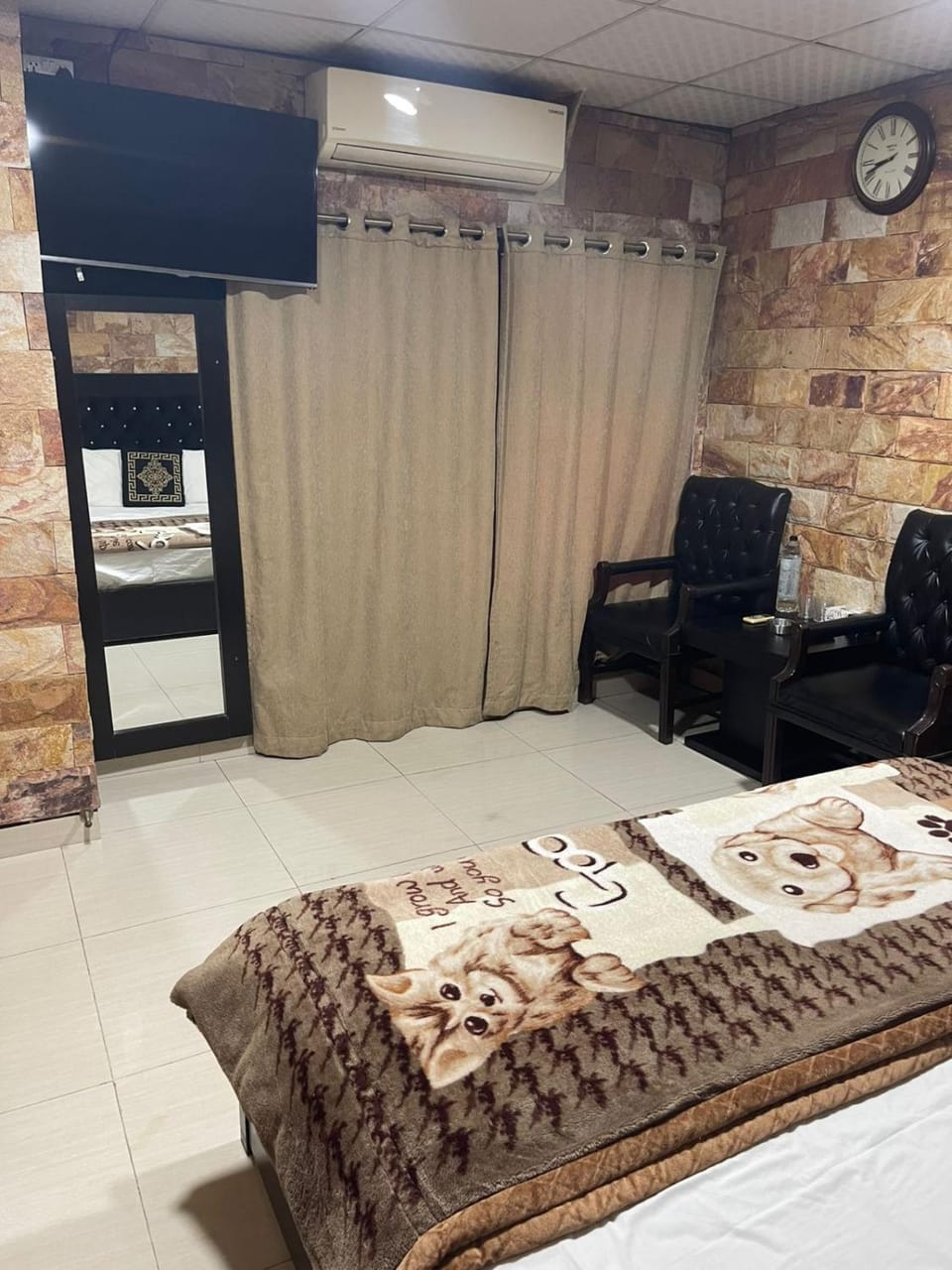 Bedroom, air conditioner