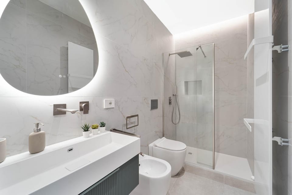 Central Design Apartment - 10 min to Duomo Apartment in Milan