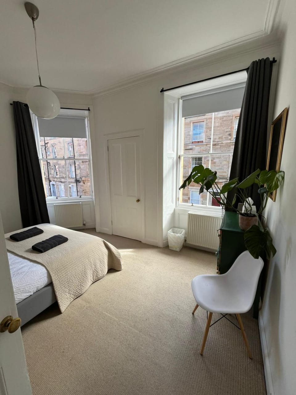 Bright 2 bedroom apartment near the meadows Apartment in Edinburgh