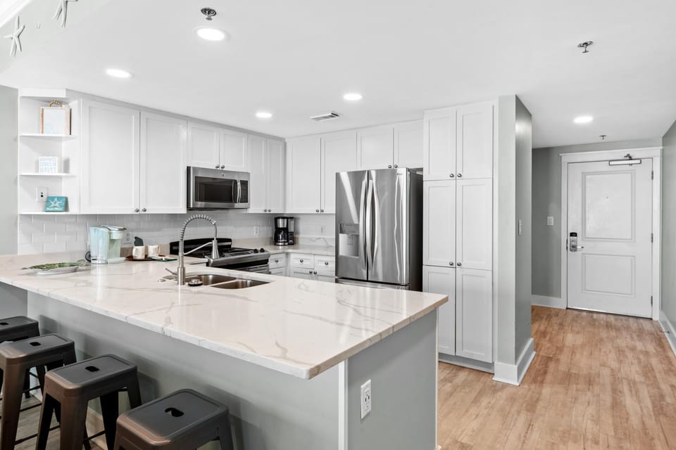 Waterscape B201 - Oceanfront - Amazing Gulf Views - Free Beach Service Apartment in Okaloosa Island