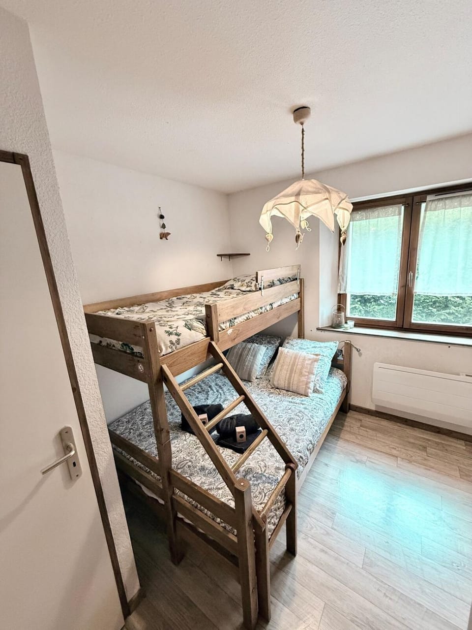 Bed, Photo of the whole room, Bedroom, bunk bed