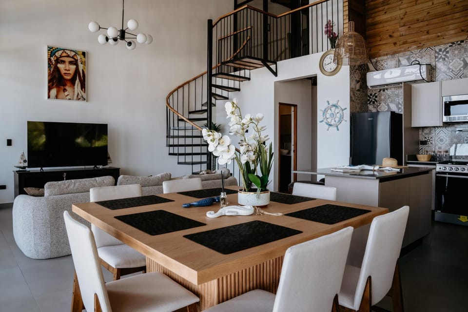 Kitchen or kitchenette, Living room, Seating area, Dining area