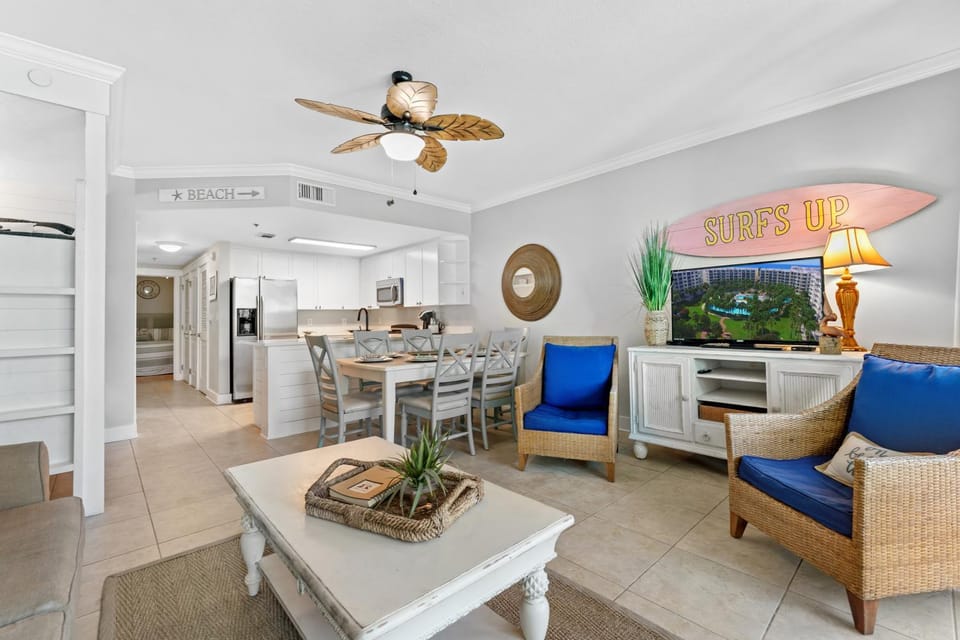 Waterscape B320 - Pool Views - Lazy River - Free Beach Service Apartment in Okaloosa Island