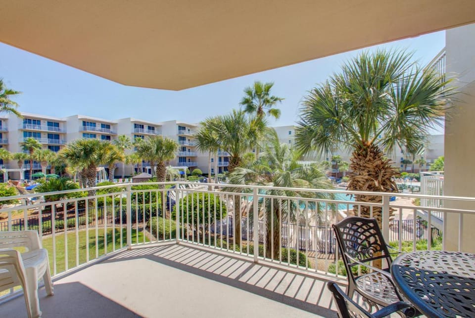Waterscape B320 - Pool Views - Lazy River - Free Beach Service Apartment in Okaloosa Island