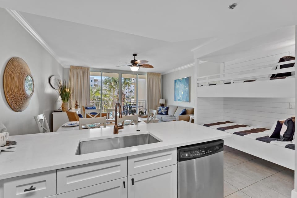 Waterscape B320 - Pool Views - Lazy River - Free Beach Service Apartment in Okaloosa Island