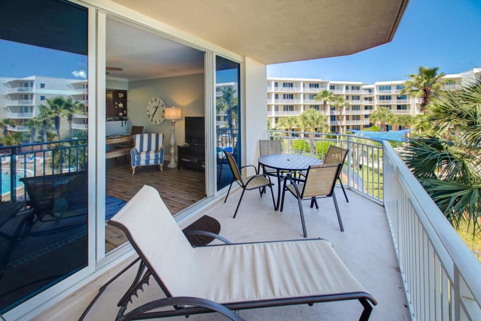 Waterscape B422 - Ocean and Pool Views - Free Beach Service Apartment in Okaloosa Island