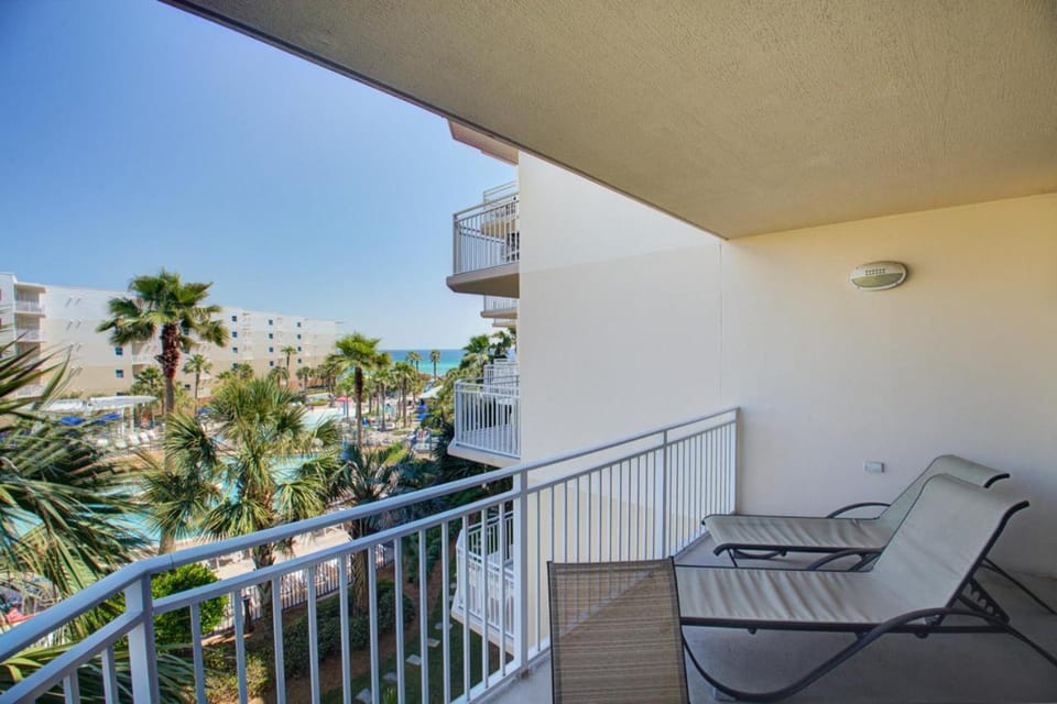 Waterscape B422 - Ocean and Pool Views - Free Beach Service Apartment in Okaloosa Island
