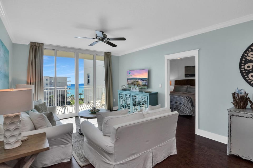 Waterscape B612 - Beach & Lazy River Views - Free Beach Service! Apartment in Okaloosa Island