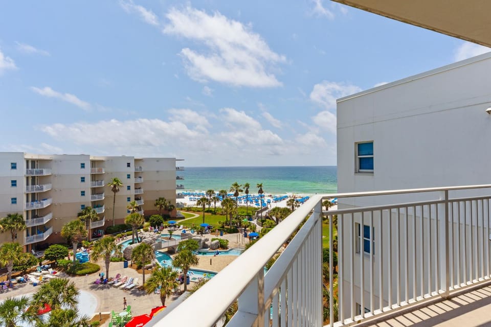 Waterscape B610 - Beach & Lazy River Views - Free Beach Service! Apartment in Okaloosa Island