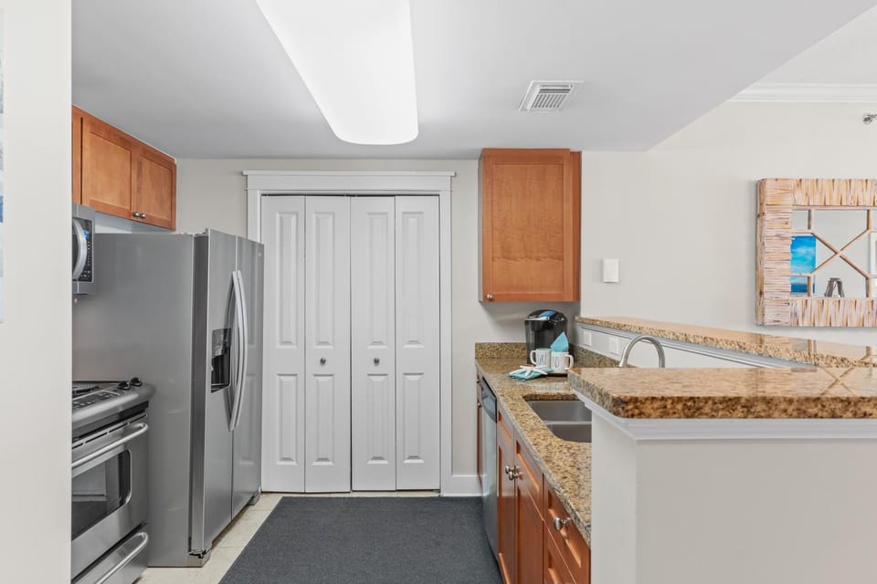 Waterscape B610 - Beach & Lazy River Views - Free Beach Service! Apartment in Okaloosa Island