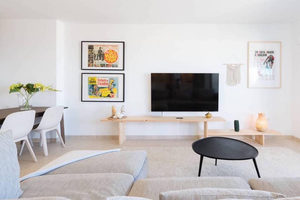 Communal lounge/ TV room, Living room