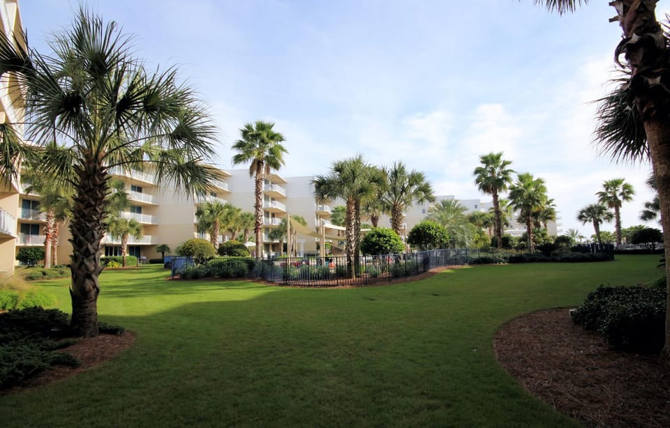 Waterscape C205 - Ground Level Walk Out to Water Oasis - Free Beach Service Apartment in Okaloosa Island